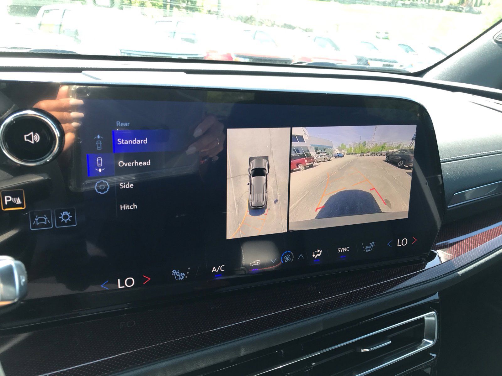 New 2025 Chevrolet Traverse Z71 w/ Enhanced Driving Package image 15