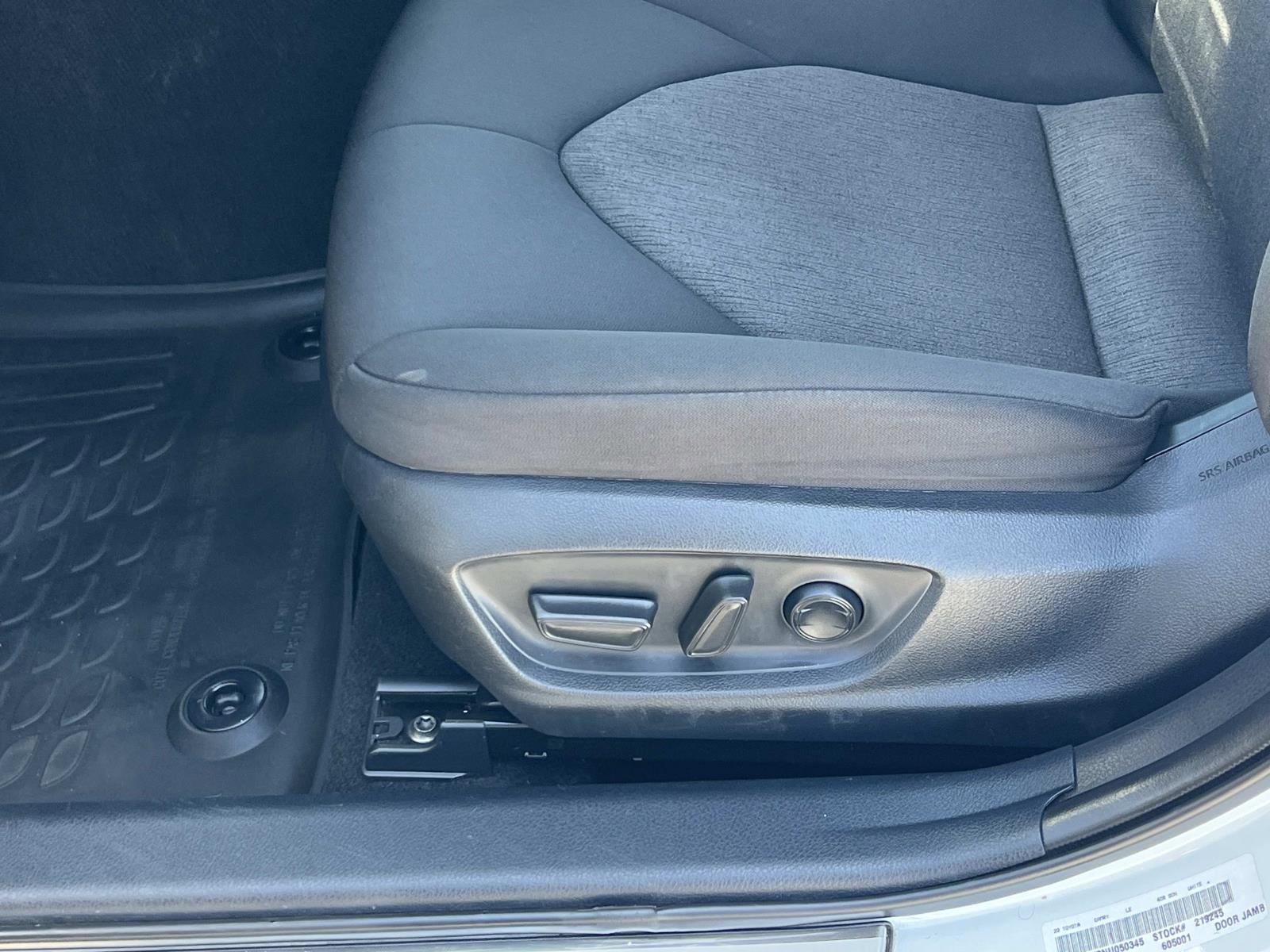 Used 2022 Toyota Camry LE FWD image 18