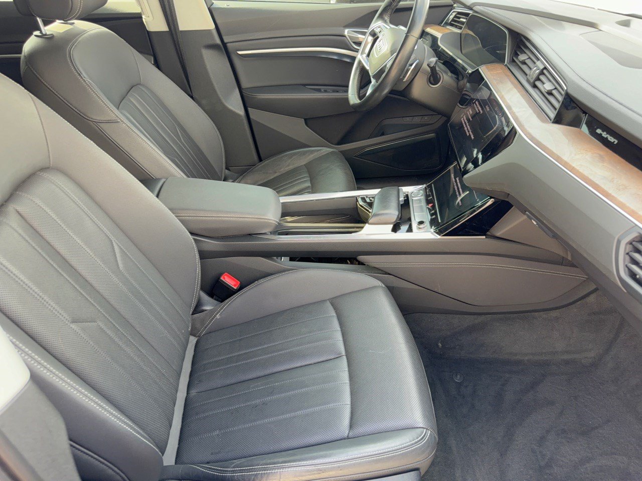 Used 2019 Audi e-tron Premium Plus AWD/4WD image 30