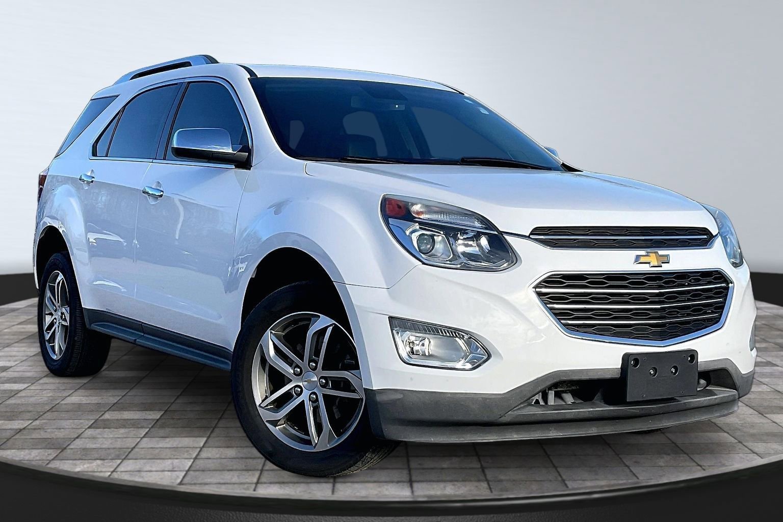 Used 2017 Chevrolet Equinox Premier w/ Enhanced Convenience Package image 10