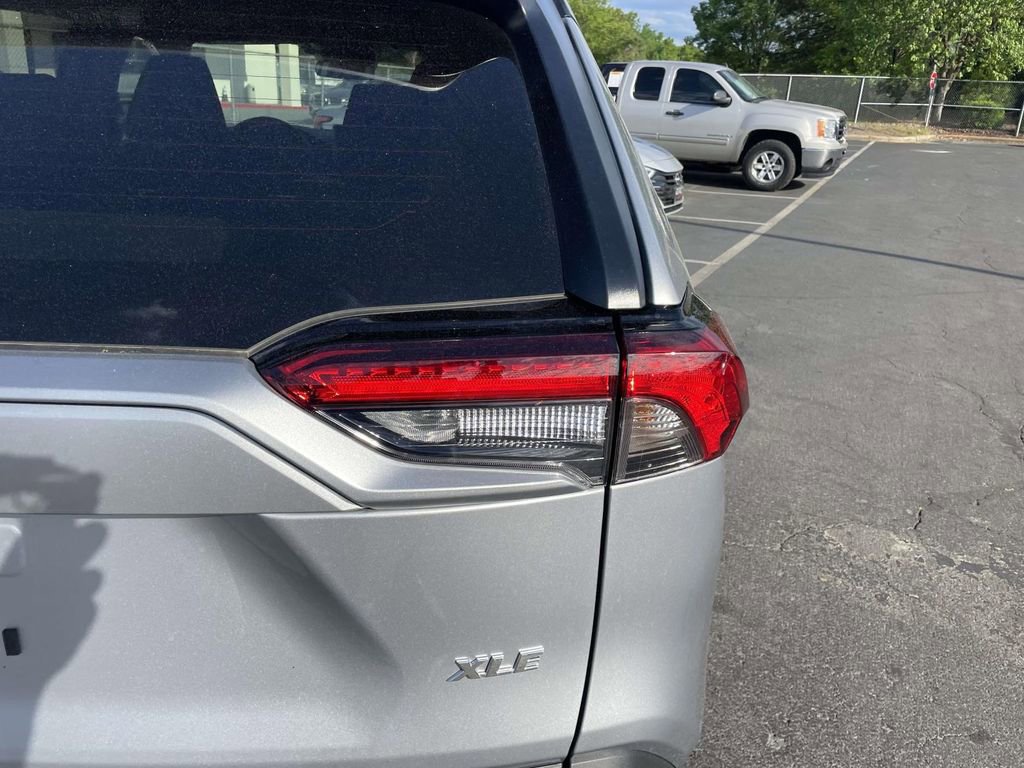 Used 2025 Toyota RAV4 XLE image 18