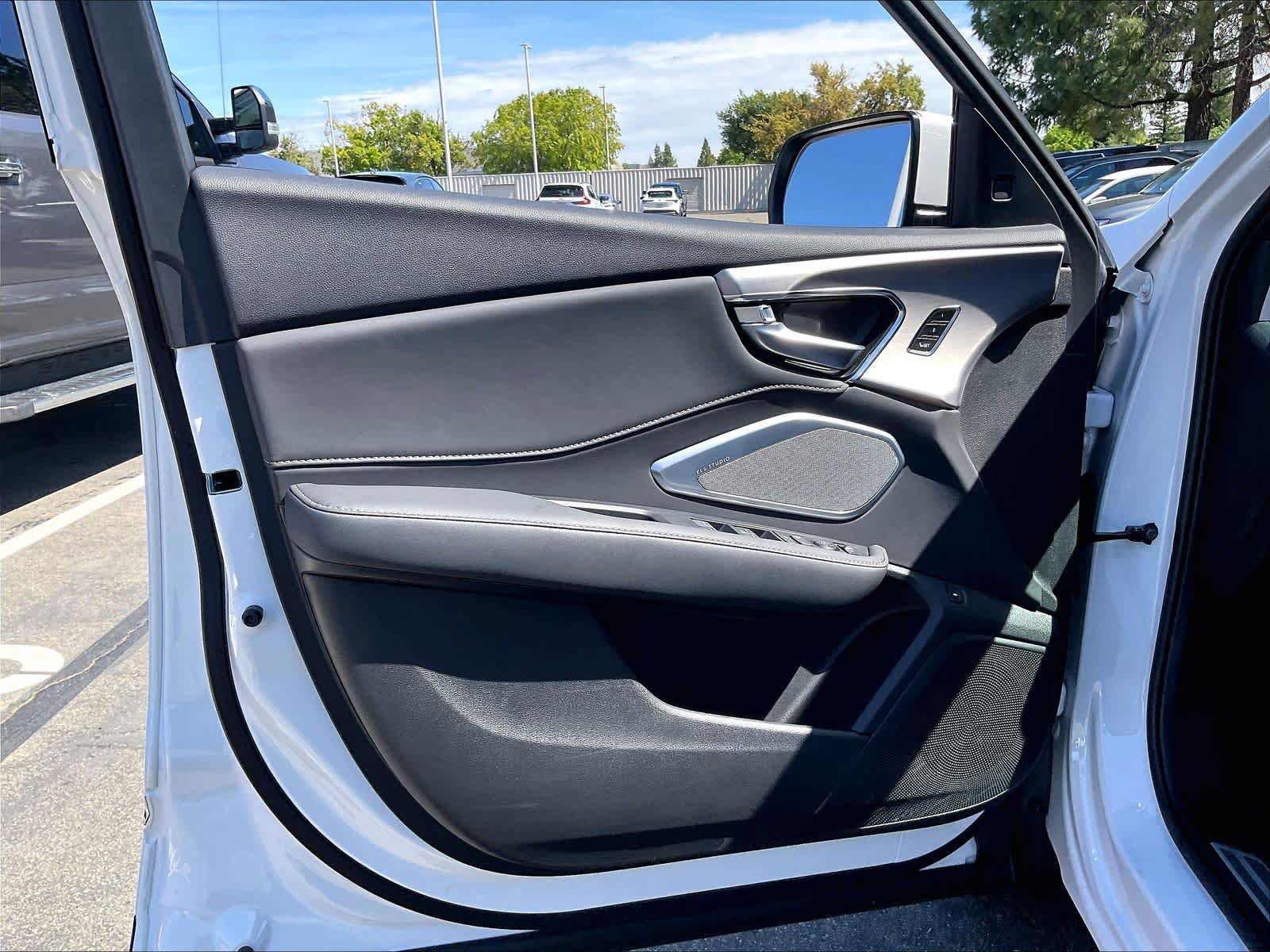 Used 2025 Acura RDX SH-AWD w/ Technology Package image 24