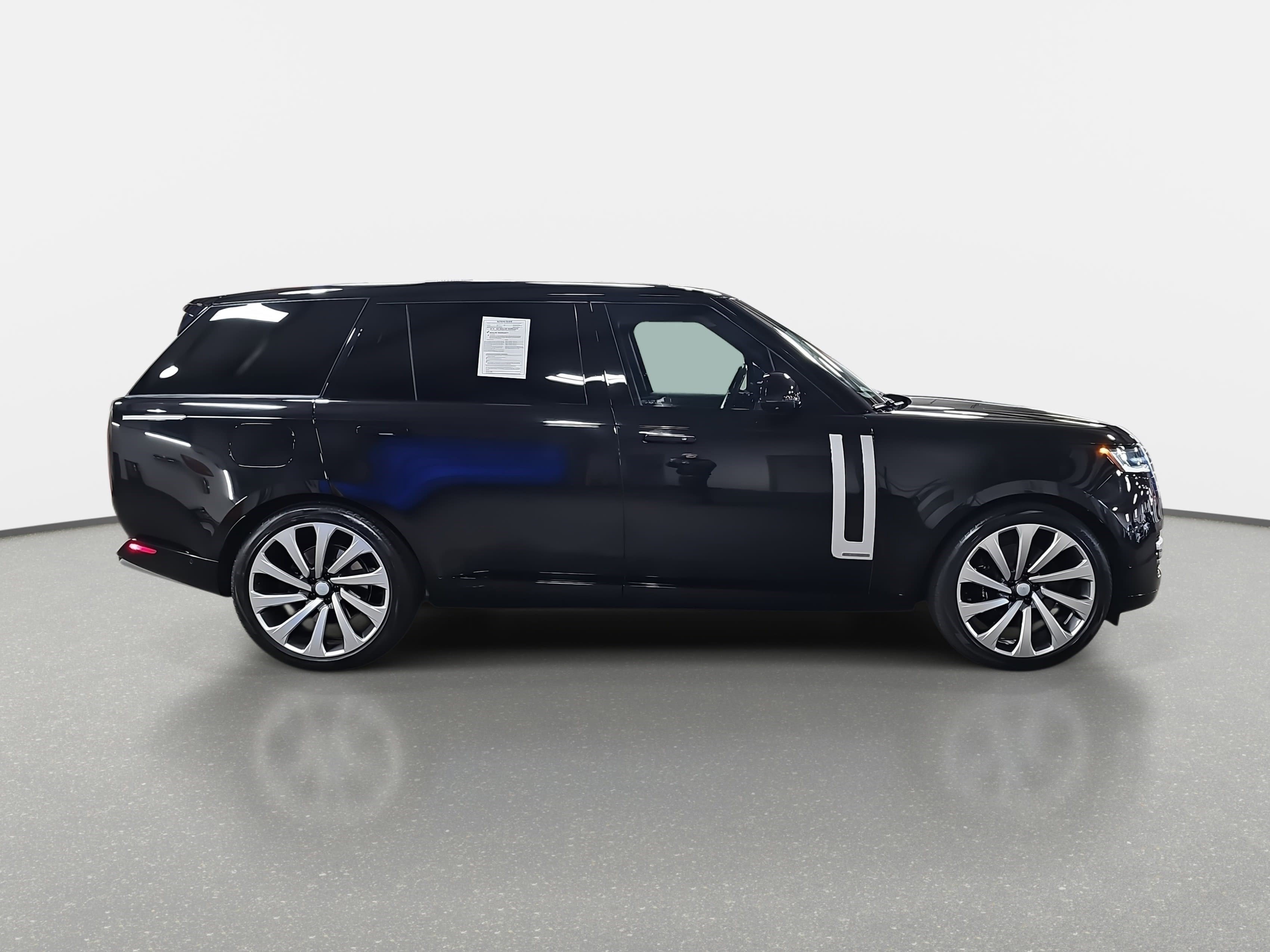 Used 2024 Land Rover Range Rover Long Wheelbase Autobiography image 4