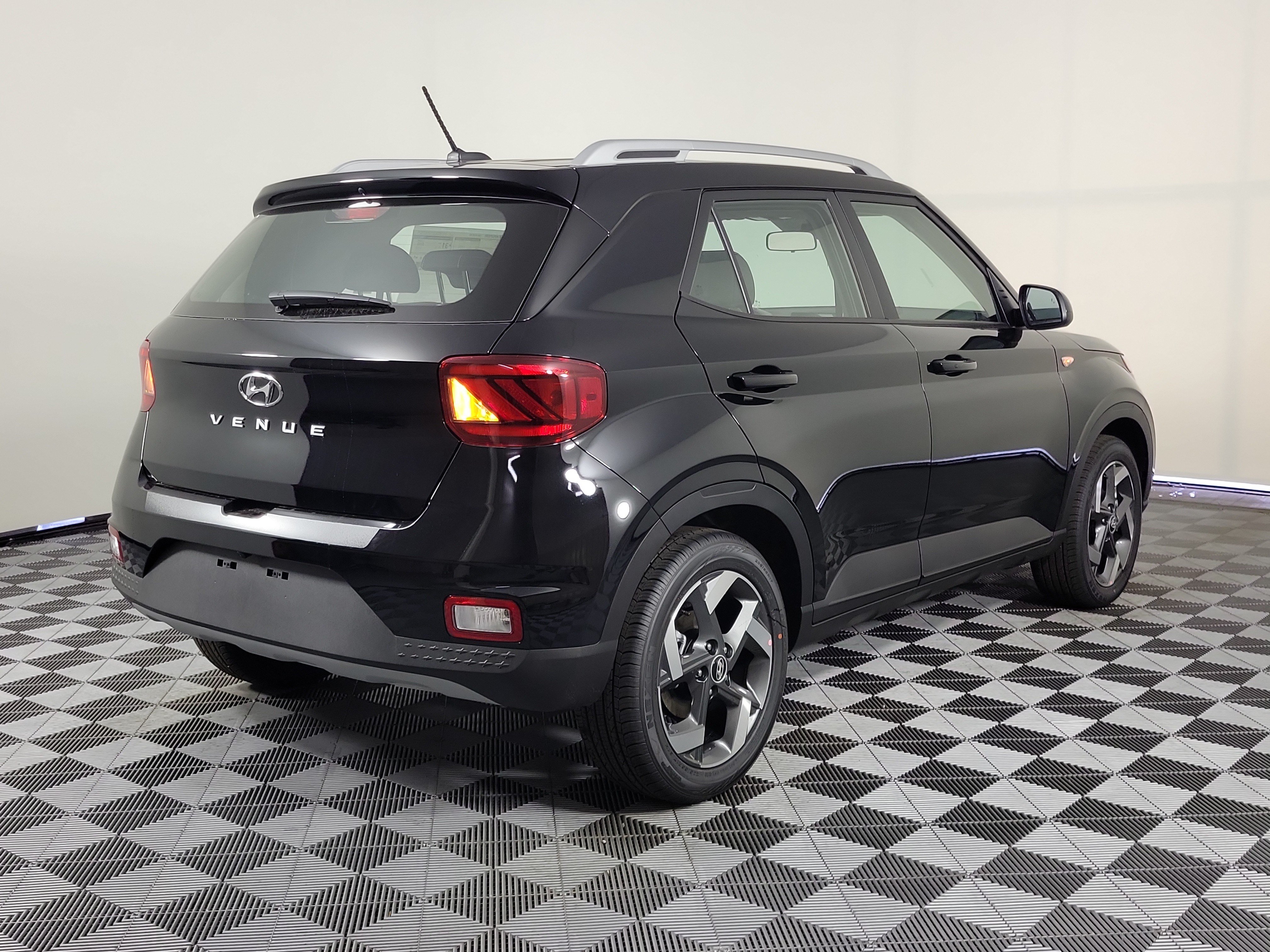 New 2026 Hyundai Venue SEL FWD image 3
