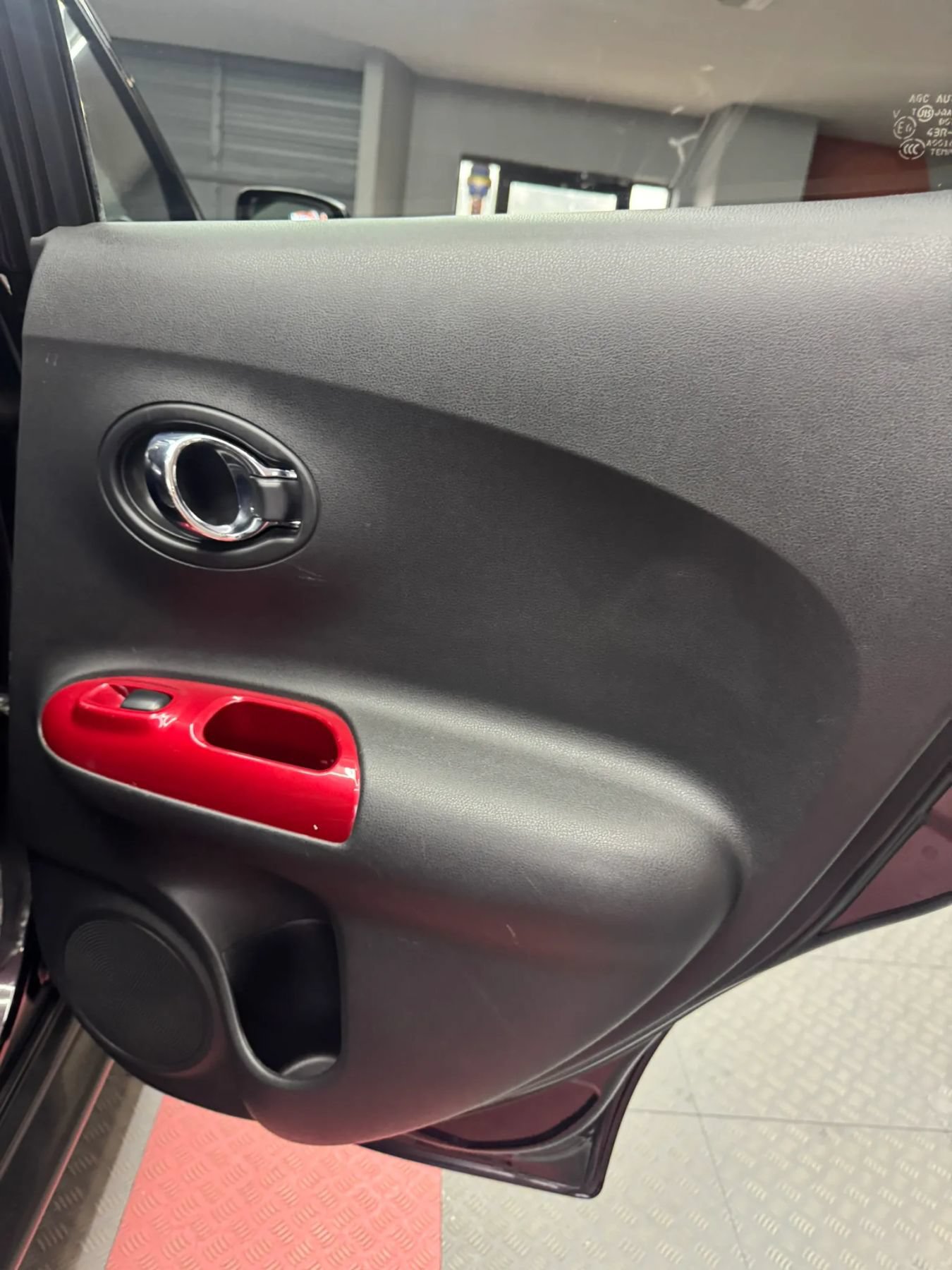 Used 2016 Nissan Juke SL AWD/4WD image 27