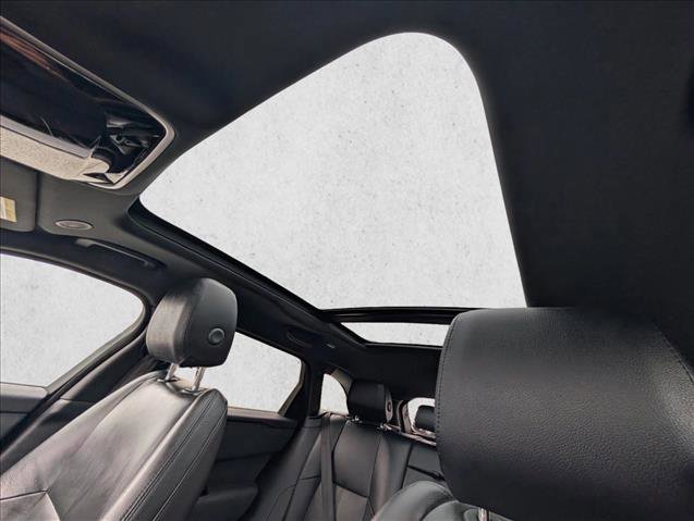 Used 2025 Land Rover Range Rover Velar Dynamic SE AWD/4WD image 15