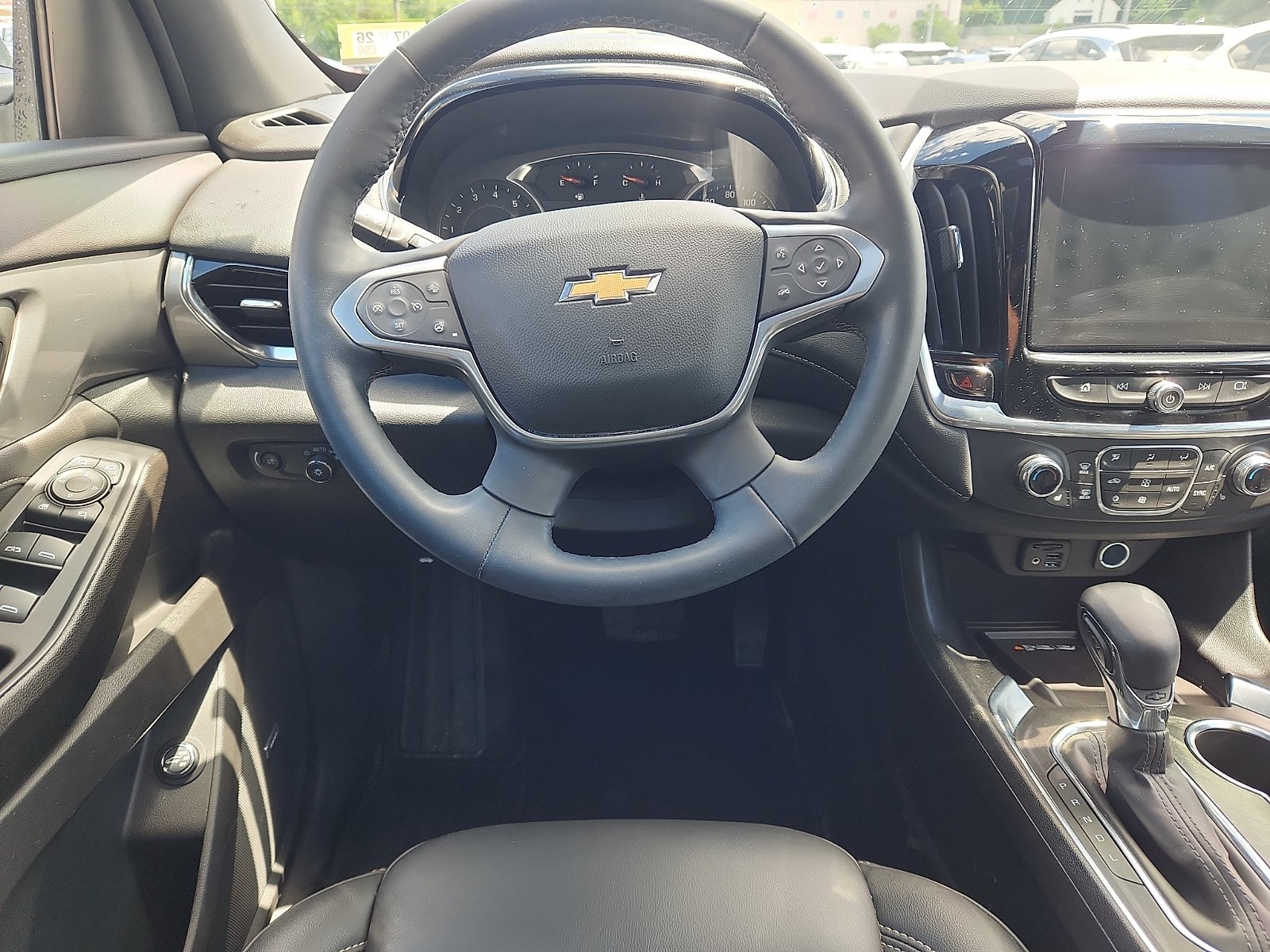 Used 2023 Chevrolet Traverse LT w/ LT Premium Package AWD/4WD image 10