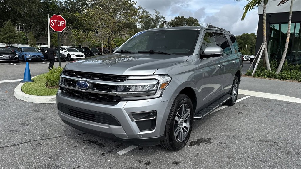 Used 2023 Ford Expedition Limited image 10