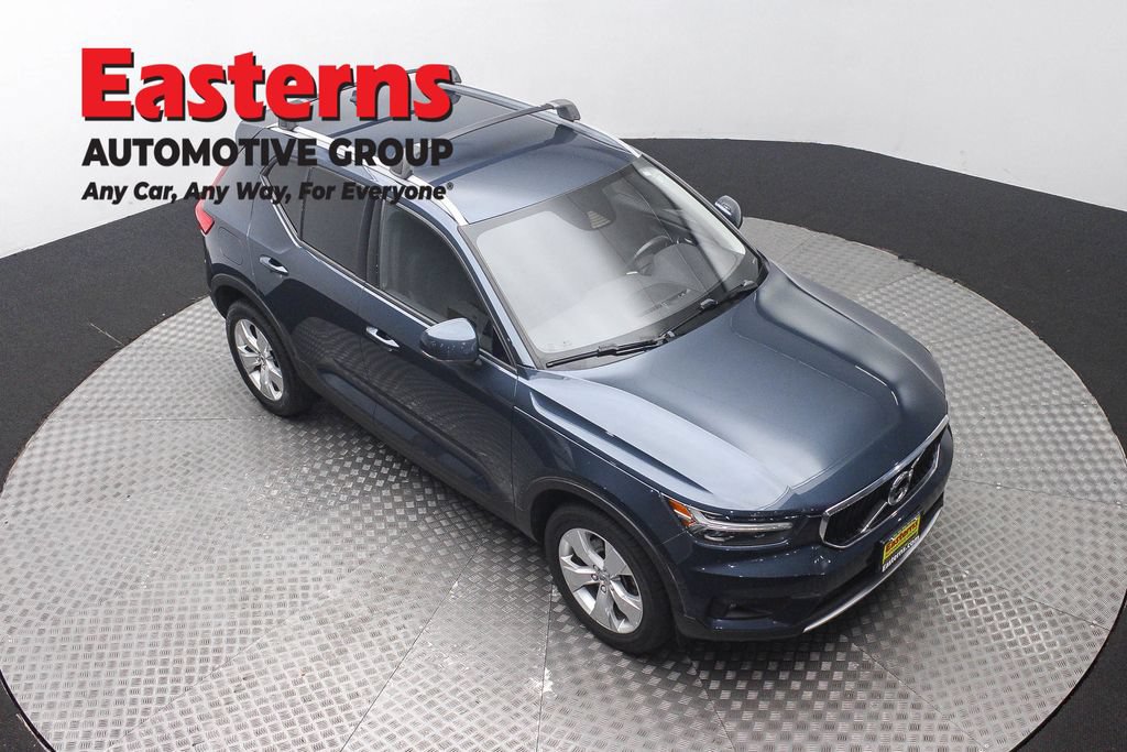 Used 2021 Volvo XC40 T5 Momentum AWD/4WD image 3
