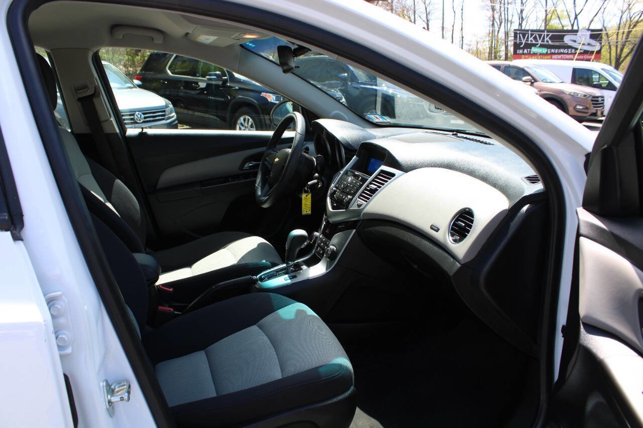 Used 2016 Chevrolet Cruze LS FWD image 29