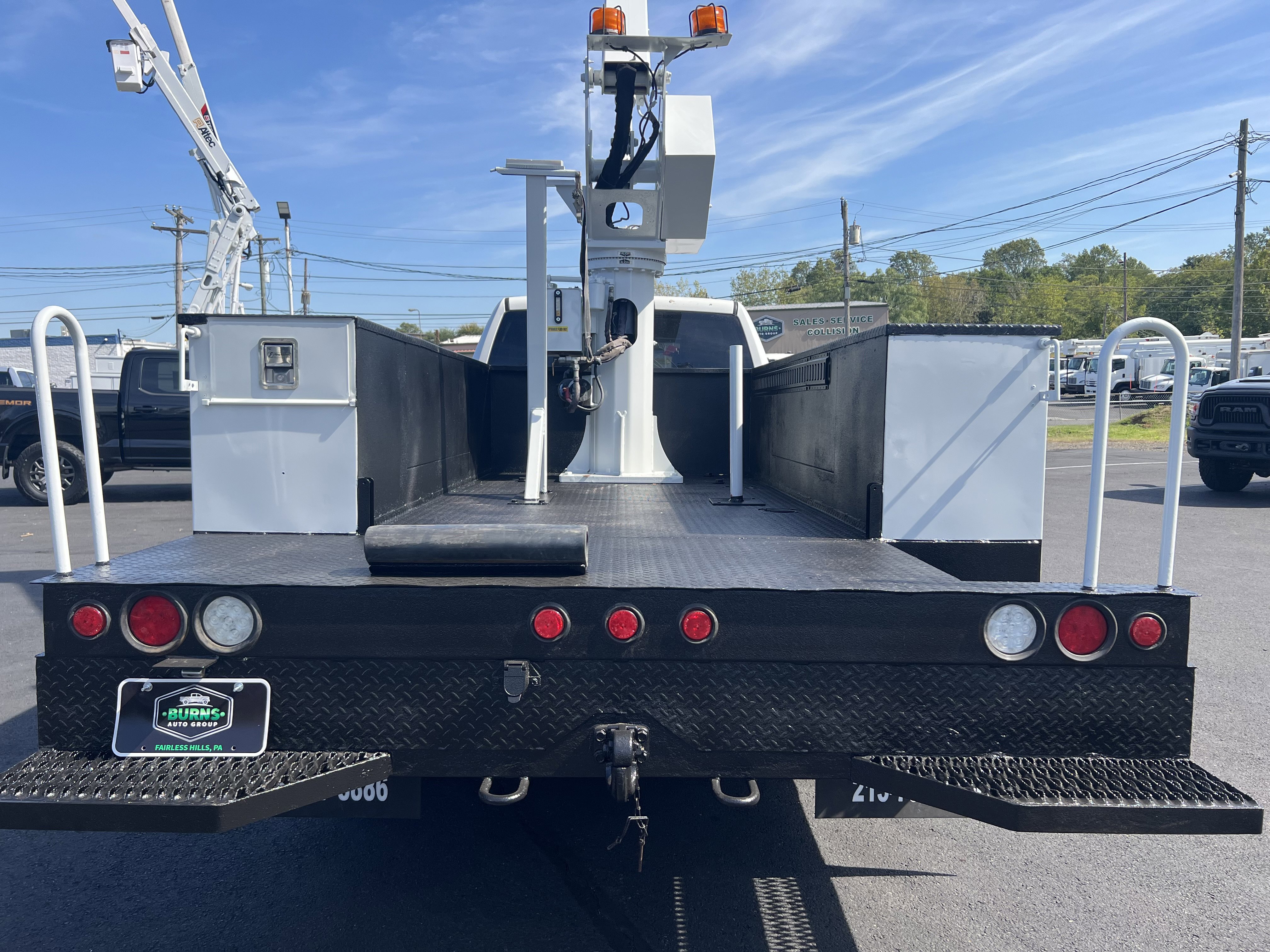 Used 2019 RAM 5500 Tradesman w/ Chrome Appearance Group image 4