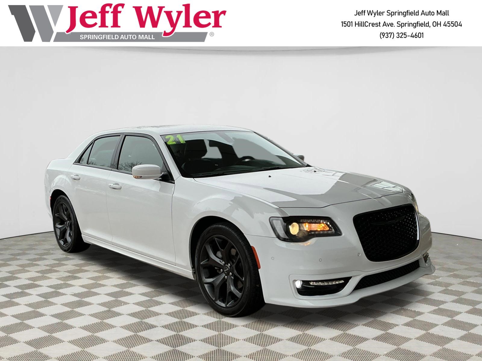 Used 2021 Chrysler 300 Touring L video 1