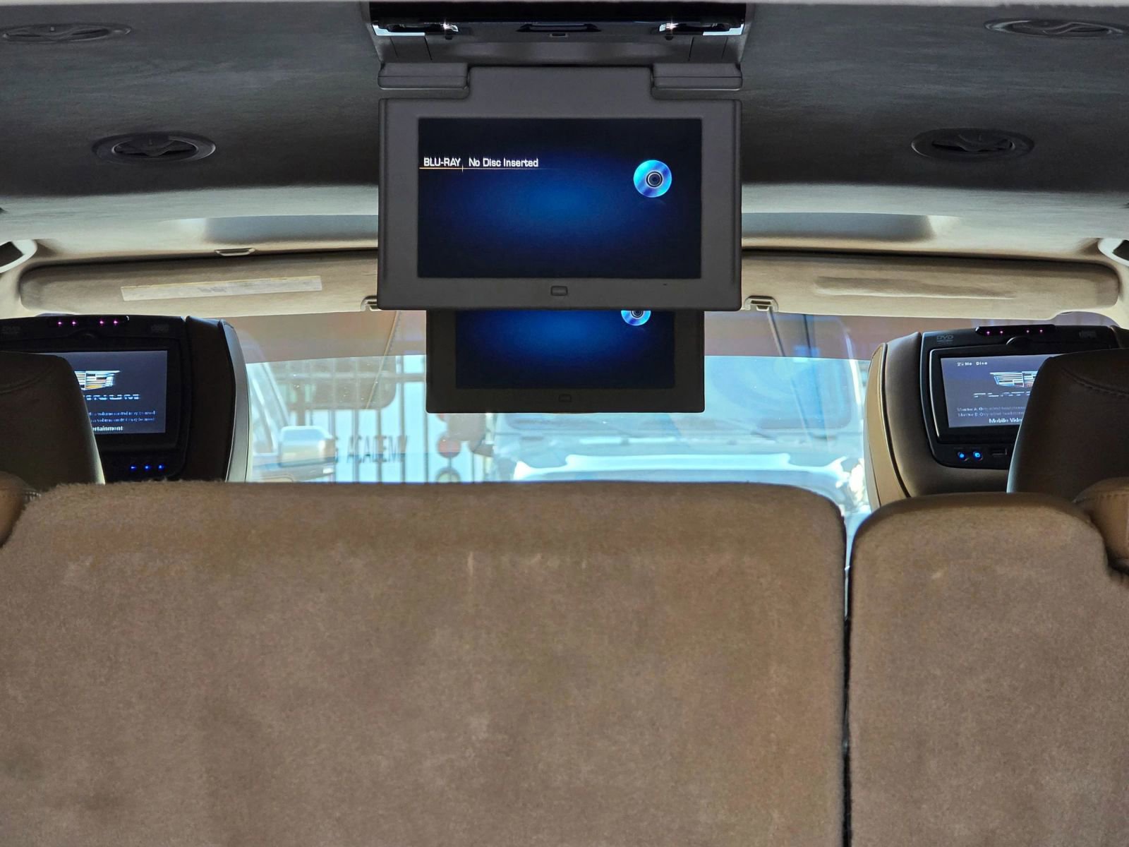 Used 2016 Cadillac Escalade ESV Platinum RWD image 31