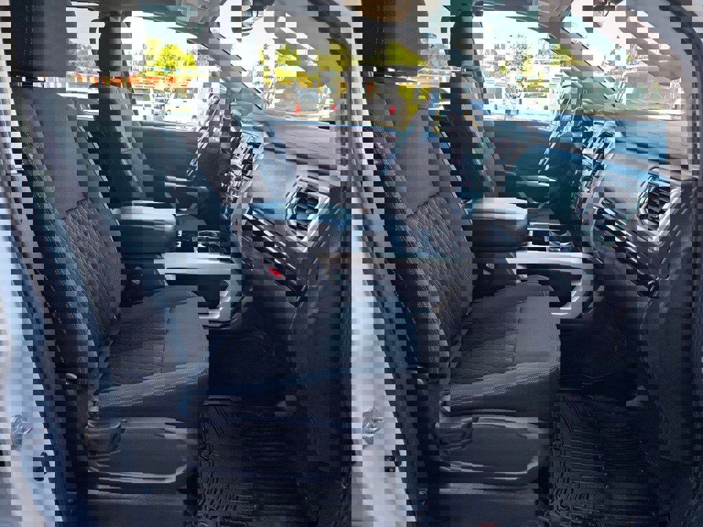 Used 2019 Nissan Titan SV w/ SV Convenience Package image 23