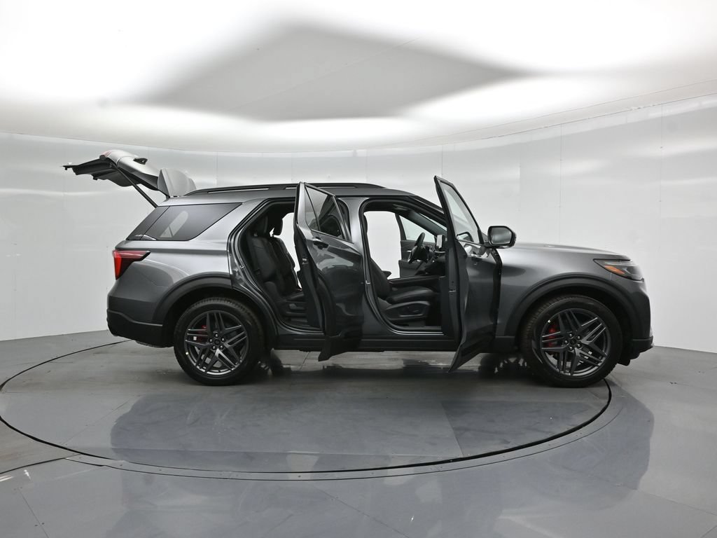 New 2026 Ford Explorer ST w/ Sun And Sound Package AWD/4WD image 4