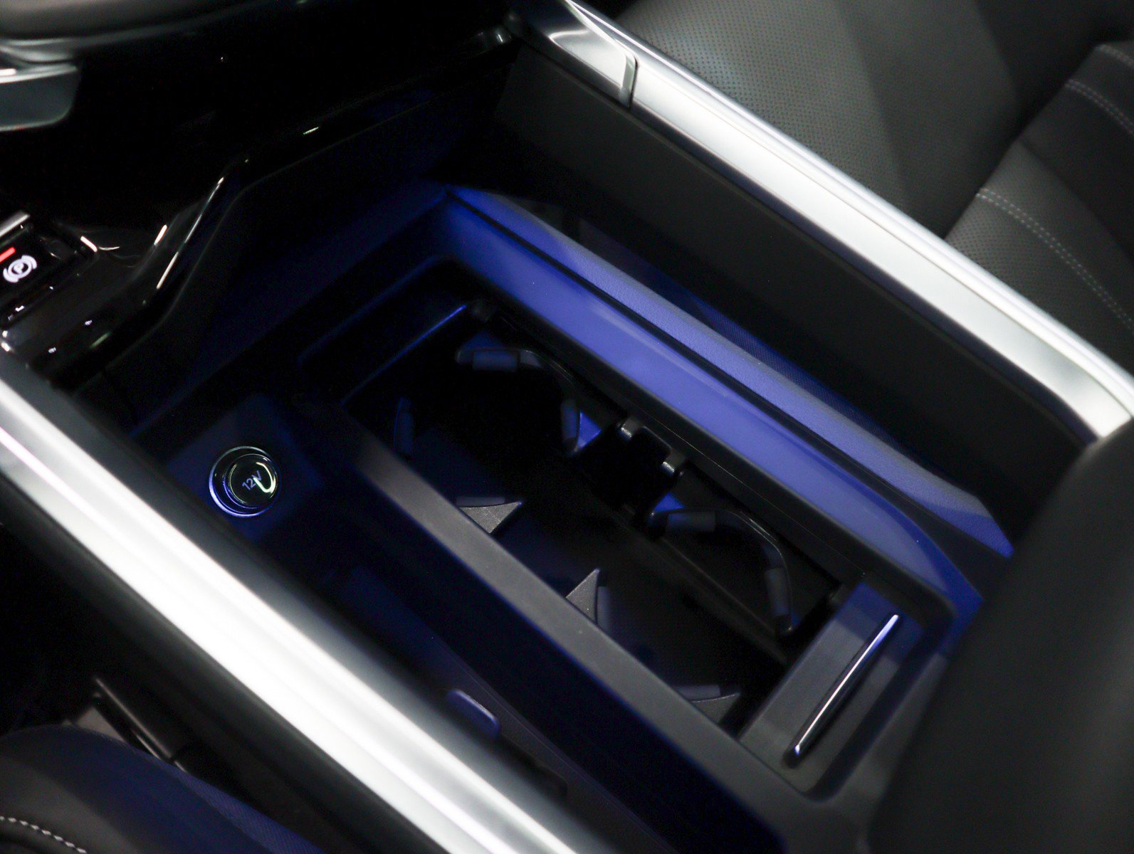 Used 2024 Audi Q8 e-tron Prestige image 25