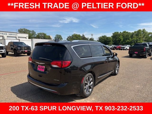 Used 2017 Chrysler Pacifica Limited FWD image 9