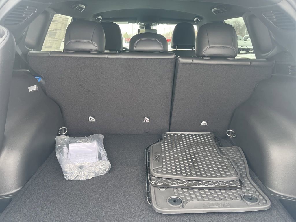 New 2025 Jeep Compass Latitude w/ Convenience Group image 9