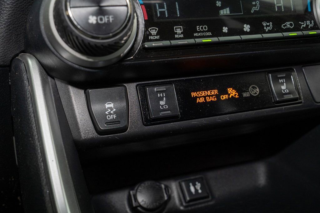 Used 2019 Toyota RAV4 XLE w/ Convenience Package image 17