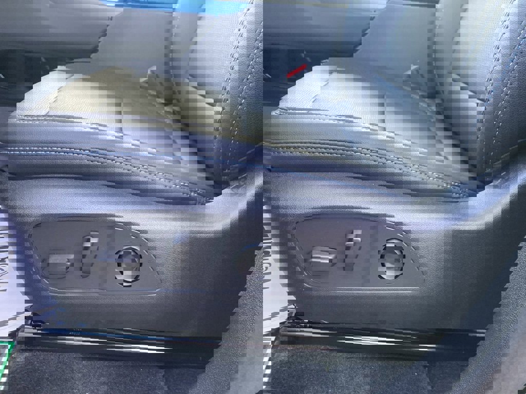 New 2026 Chevrolet Equinox EV LT image 11