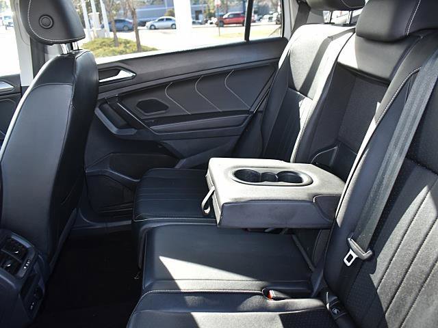 Used 2023 Volkswagen Tiguan SE w/ Panoramic Sunroof Package image 14