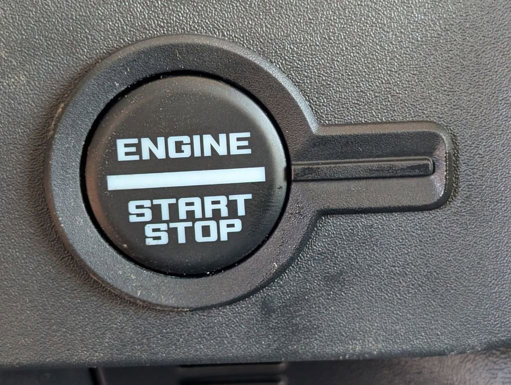 New 2026 Ford Bronco Outer Banks w/ Sasquatch Package image 36