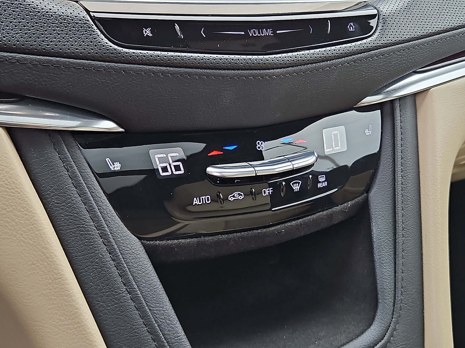 Used 2019 Cadillac XT5 Luxury AWD/4WD image 16