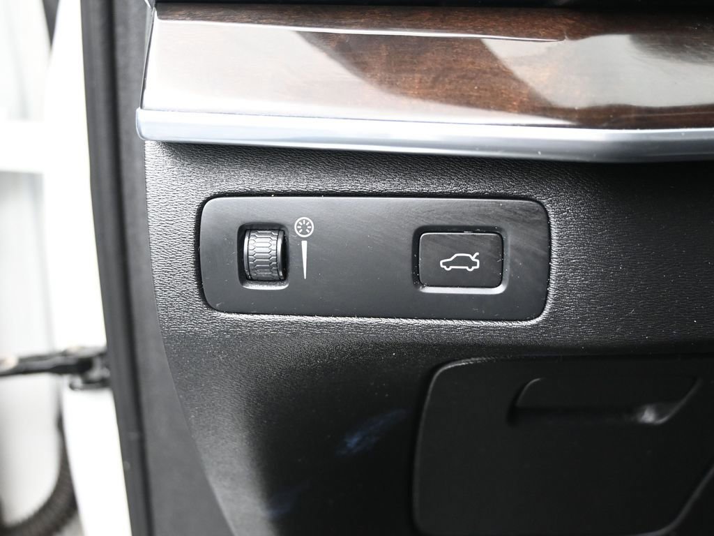 Used 2019 Volvo XC90 T5 Momentum image 15