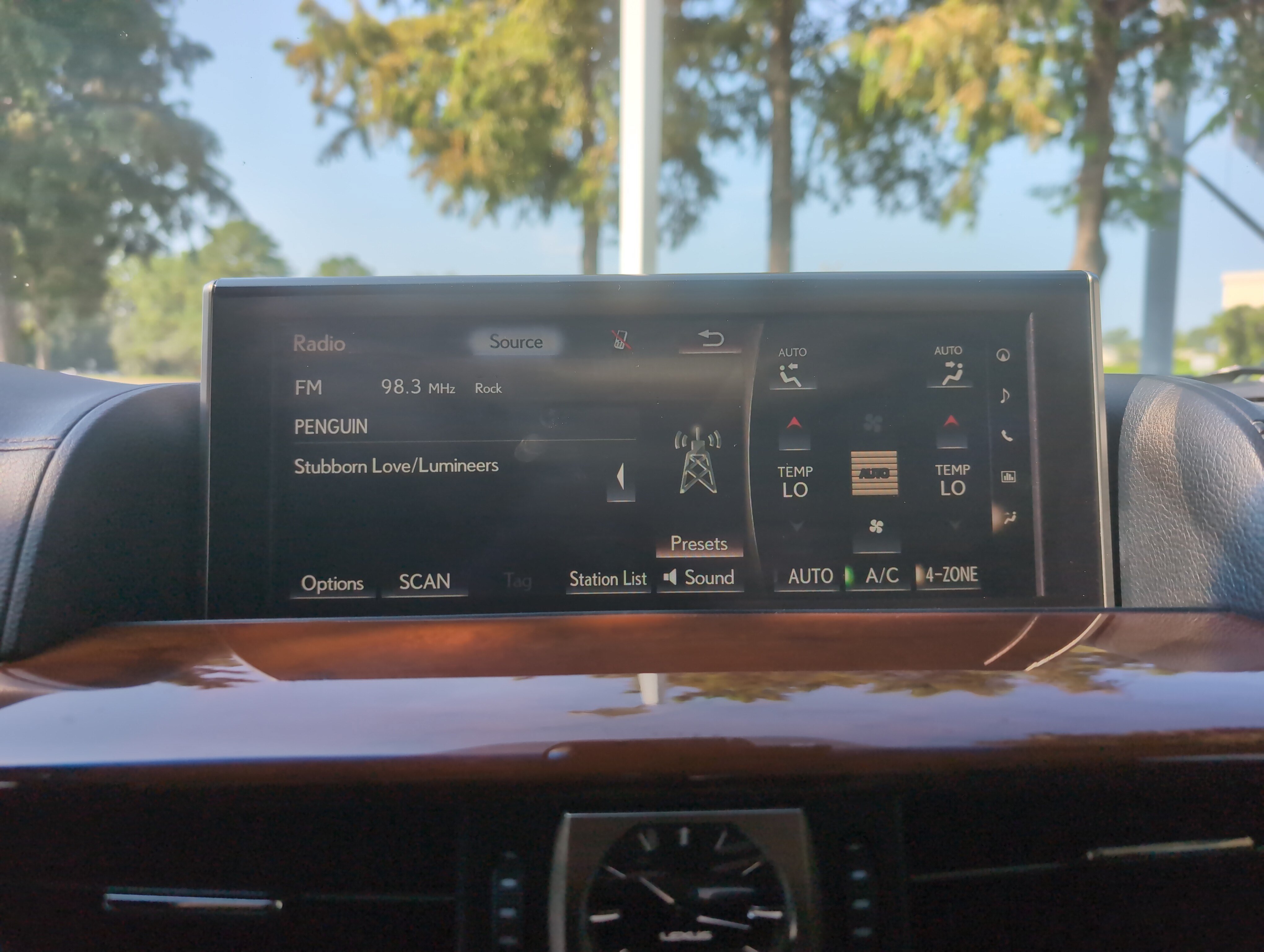 Certified 2020 Lexus LX 570 4WD w/ Luxury Package image 23