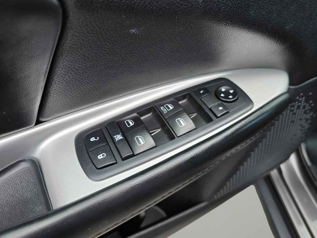 Used 2019 Dodge Journey SE w/ Connectivity Group FWD image 31