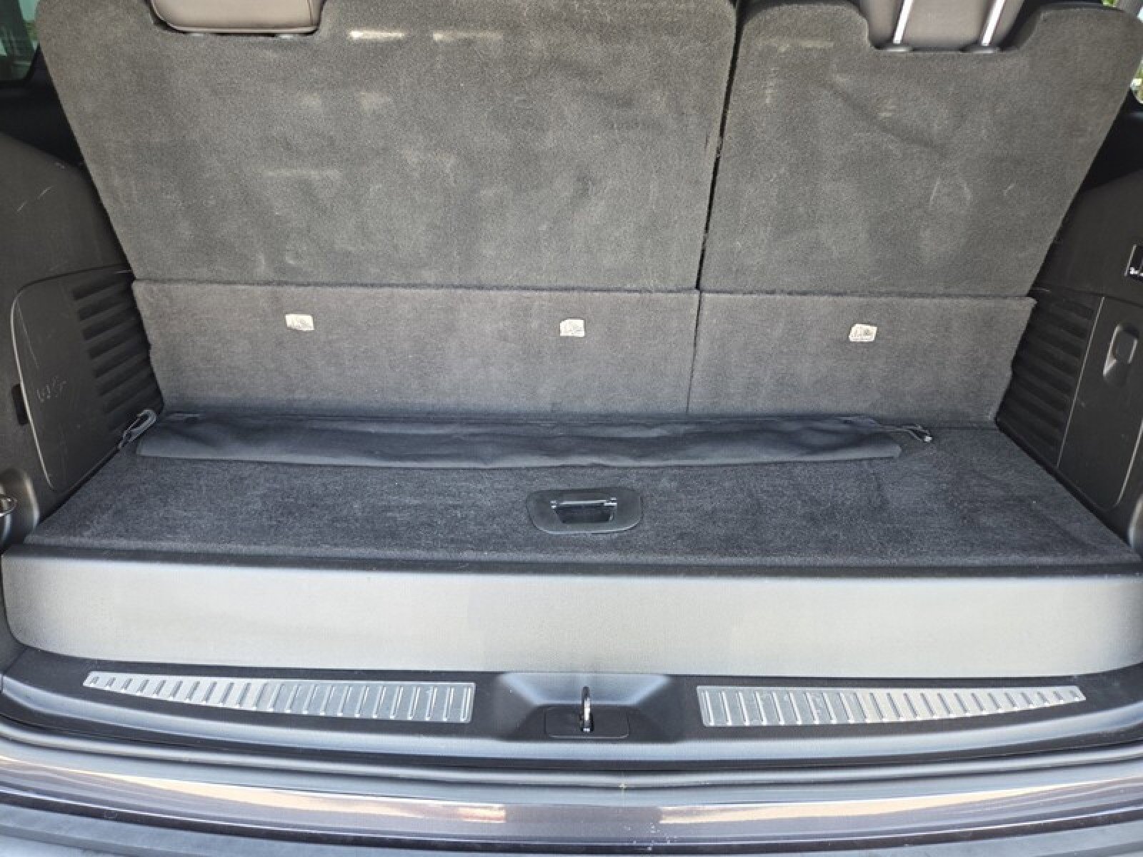 Used 2016 Cadillac Escalade Platinum AWD/4WD image 18
