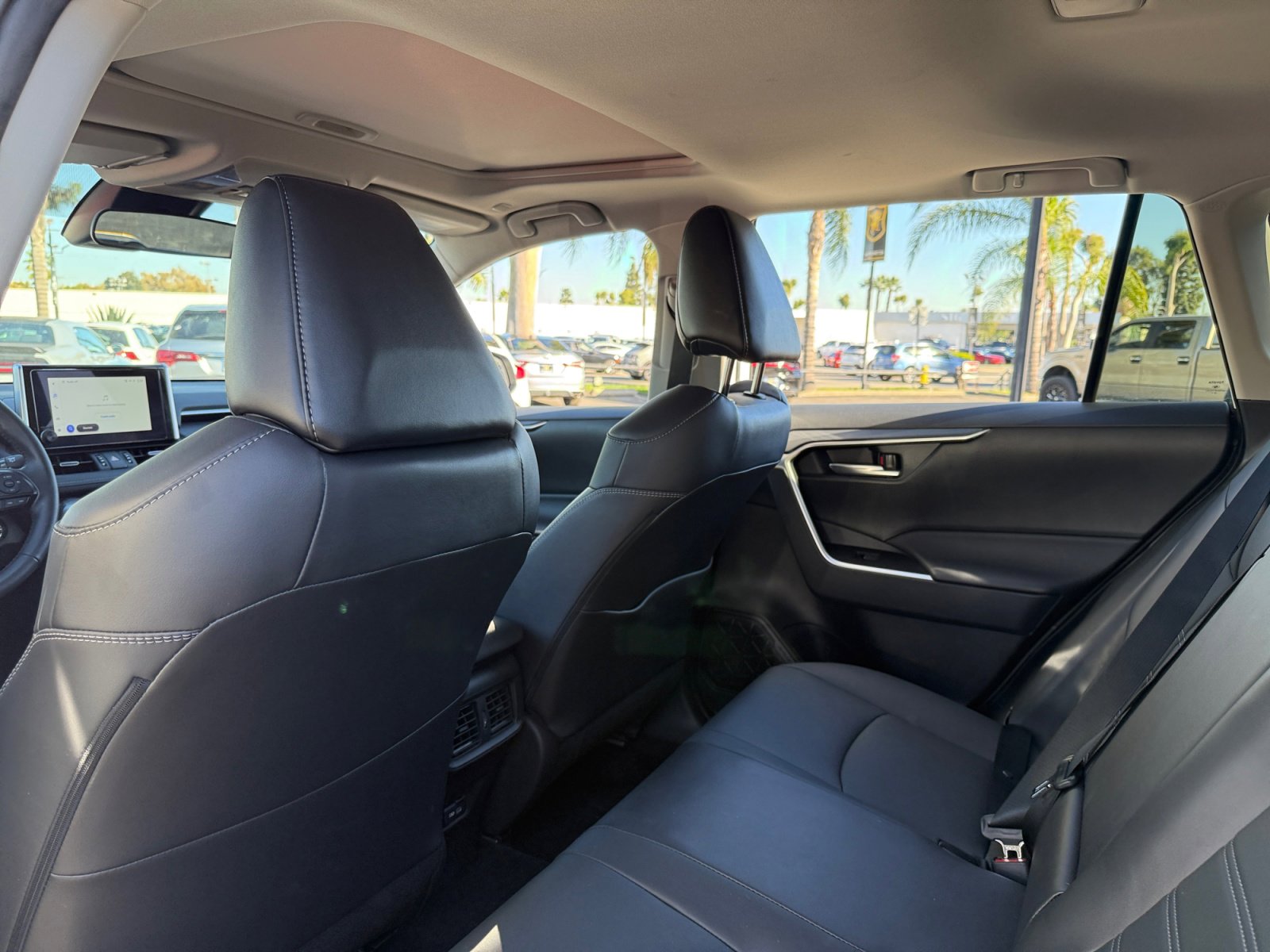 Used 2023 Toyota RAV4 XLE Premium image 16