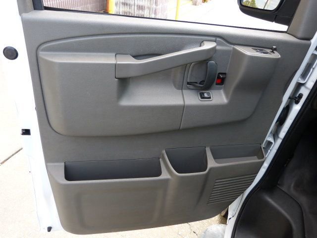 Used 2022 Chevrolet Express 2500 w/ Driver Convenience Package image 25