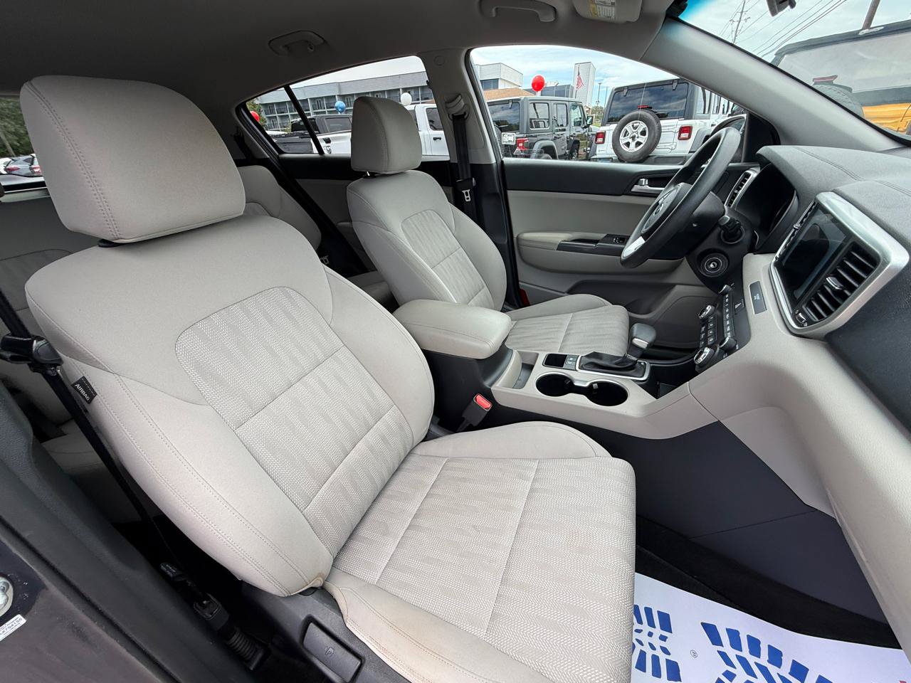 Used 2020 Kia Sportage LX FWD image 31