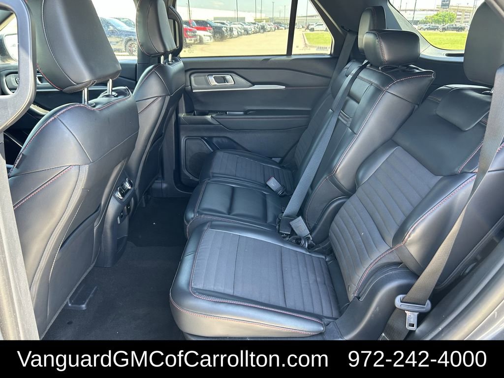 Used 2025 Ford Explorer ST-Line w/ ST-Line Street Pack AWD/4WD image 29