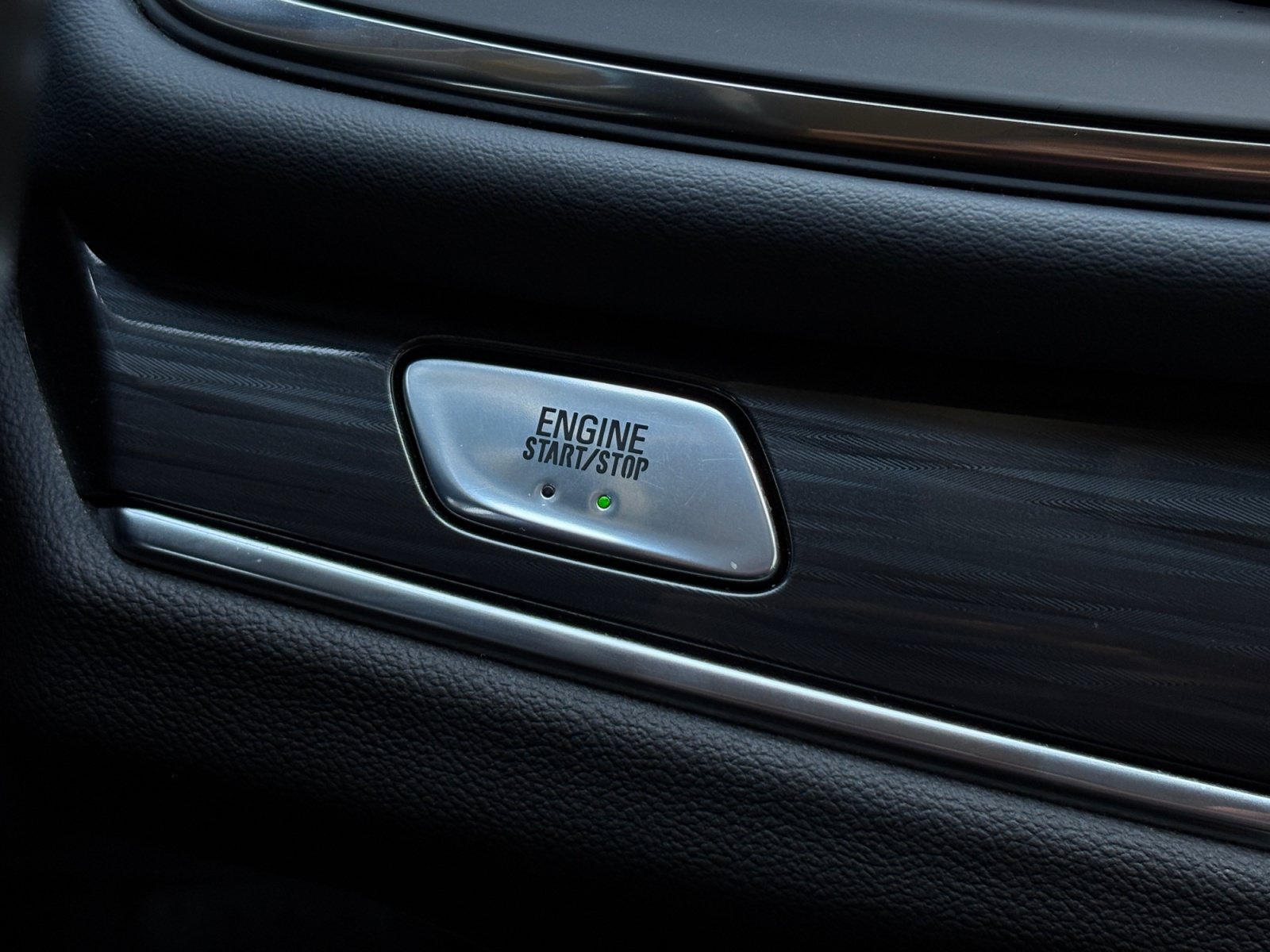 Used 2019 Buick Enclave Essence FWD image 19