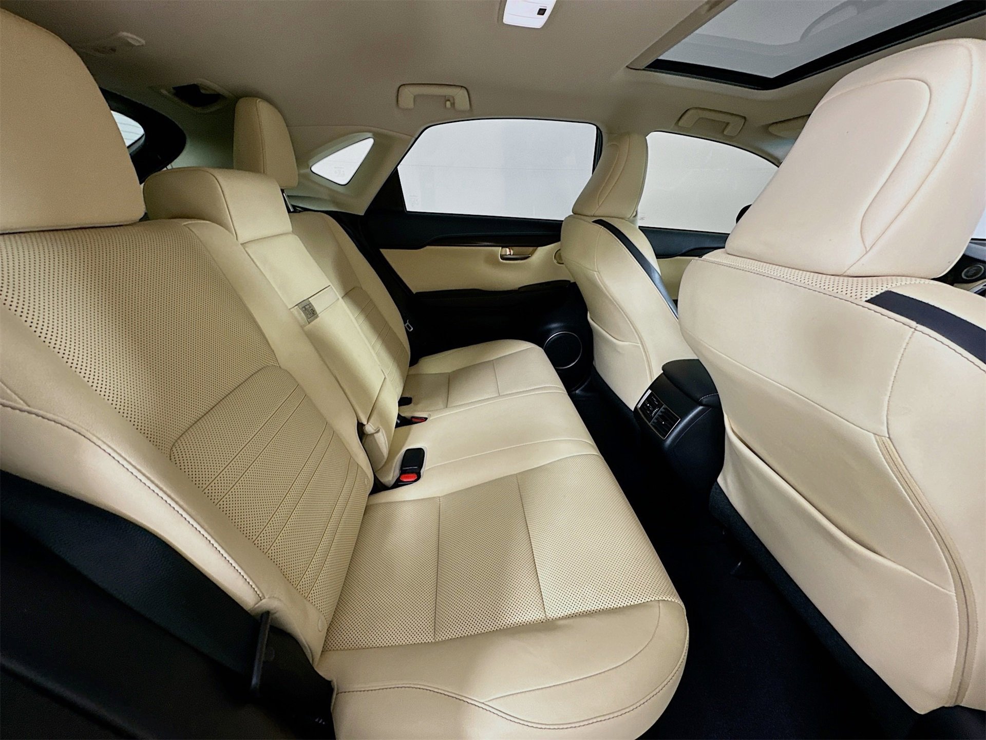 Used 2017 Lexus NX 200t FWD image 28