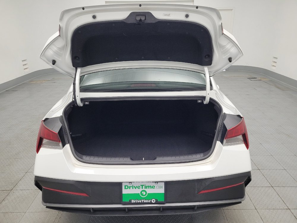 Used 2024 Hyundai Elantra SEL FWD image 29