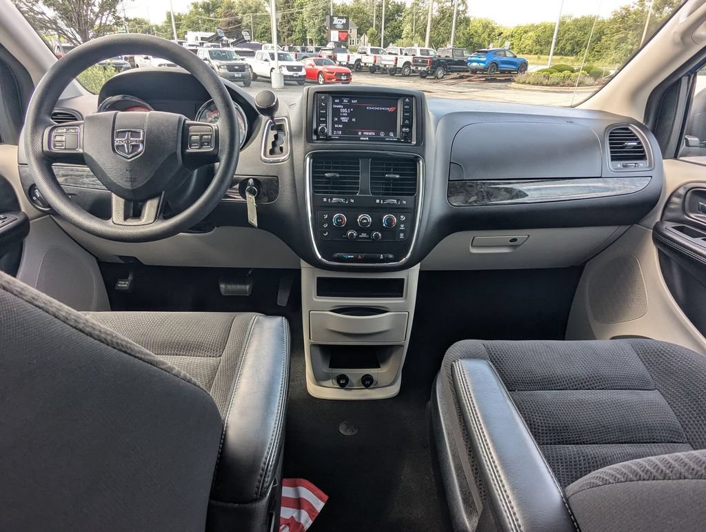 Used 2019 Dodge Grand Caravan SE w/ UConnect Hands-Free Group FWD image 22