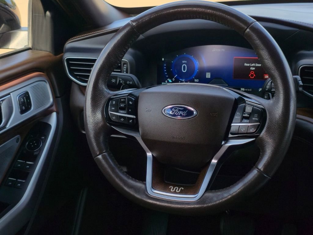 Used 2021 Ford Explorer King Ranch w/ Premium Technology Package RWD image 15