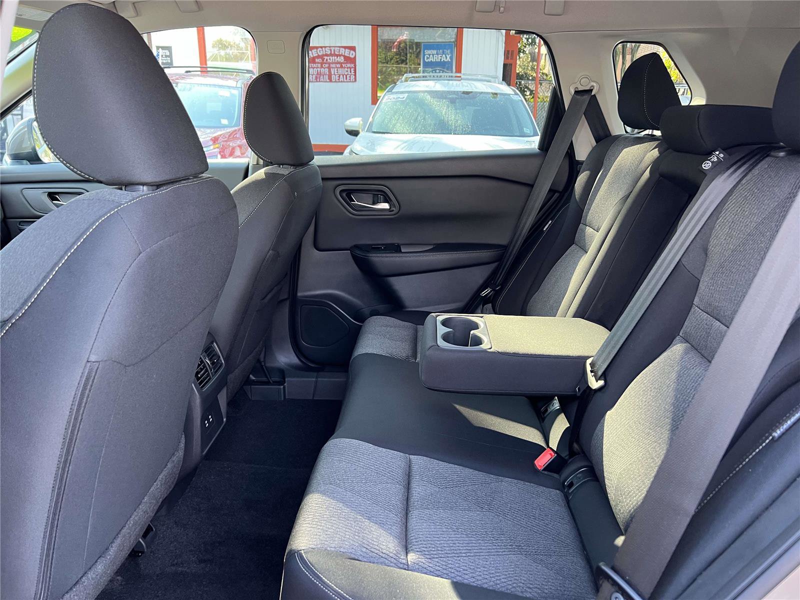 Used 2025 Nissan Rogue SV image 18