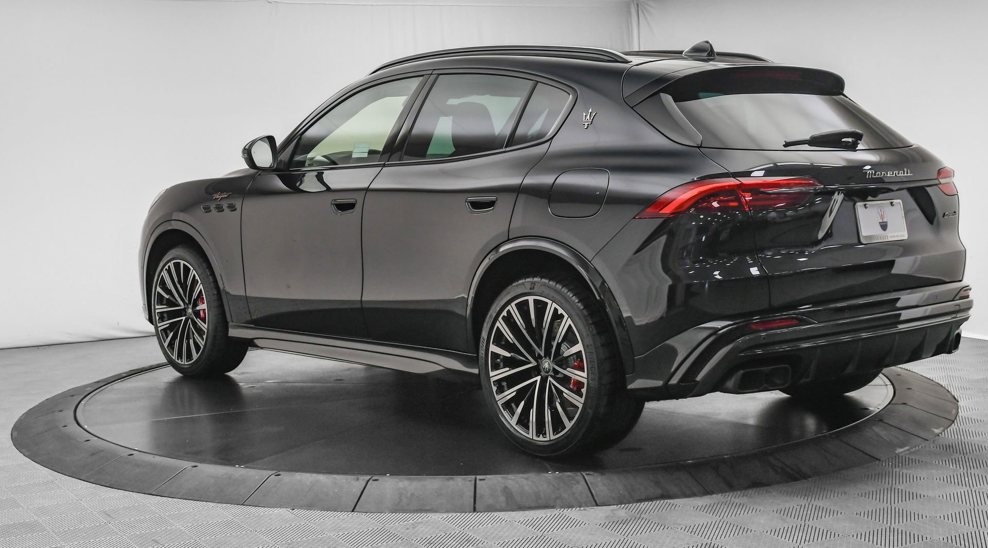 New 2025 Maserati Grecale Trofeo image 5