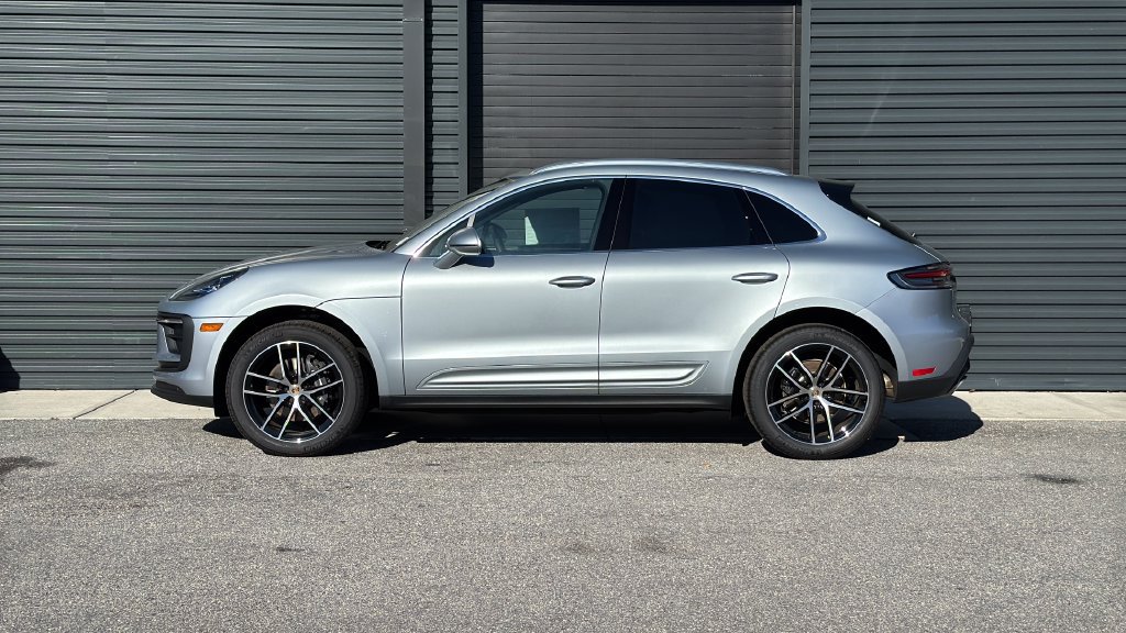 New 2026 Porsche Macan AWD/4WD image 2