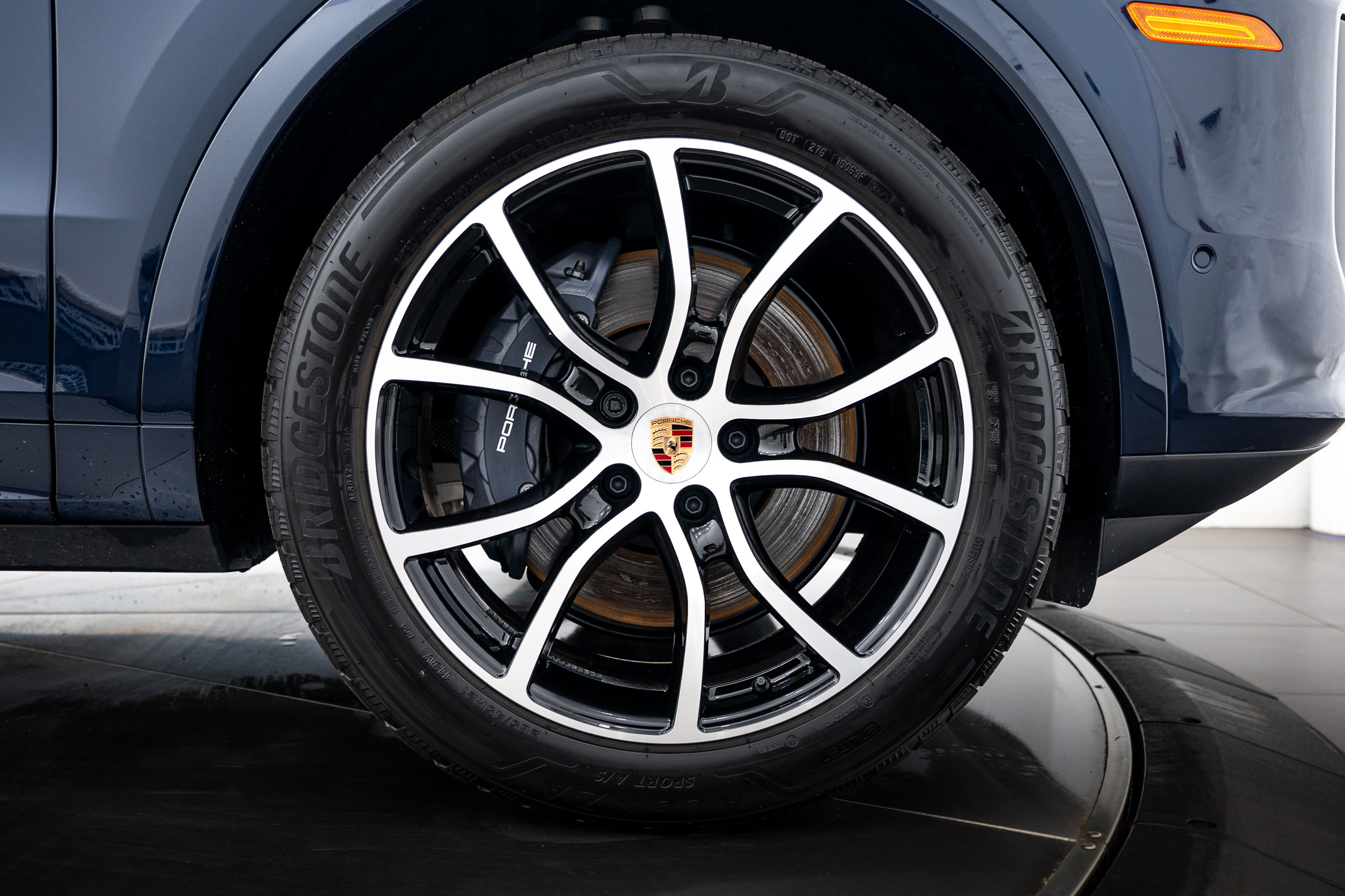 Certified 2026 Porsche Cayenne AWD/4WD image 11