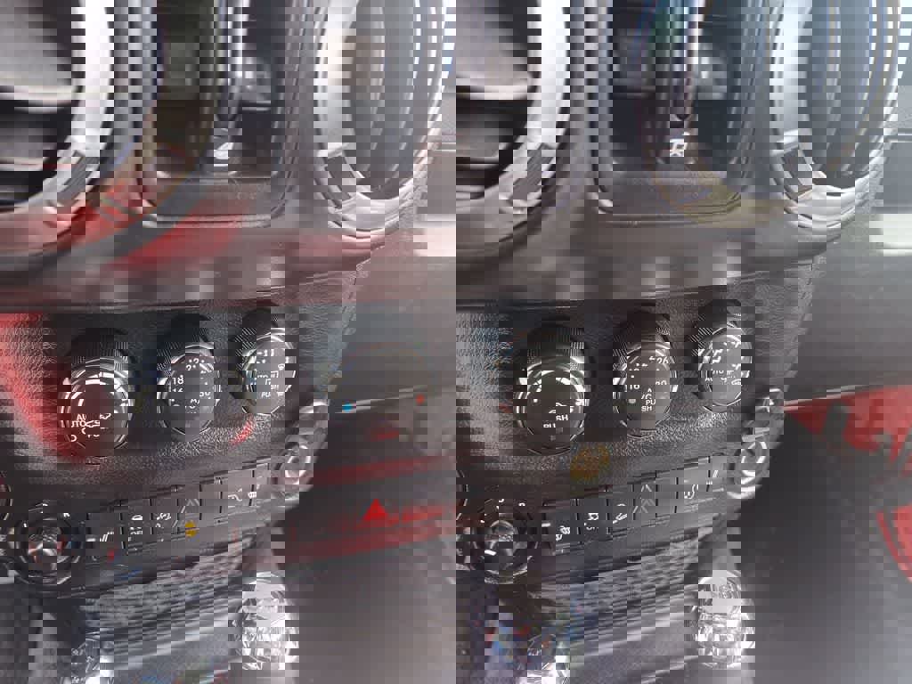 Used 2018 Jeep Wrangler Unlimited Sahara w/ Max Tow Package image 19