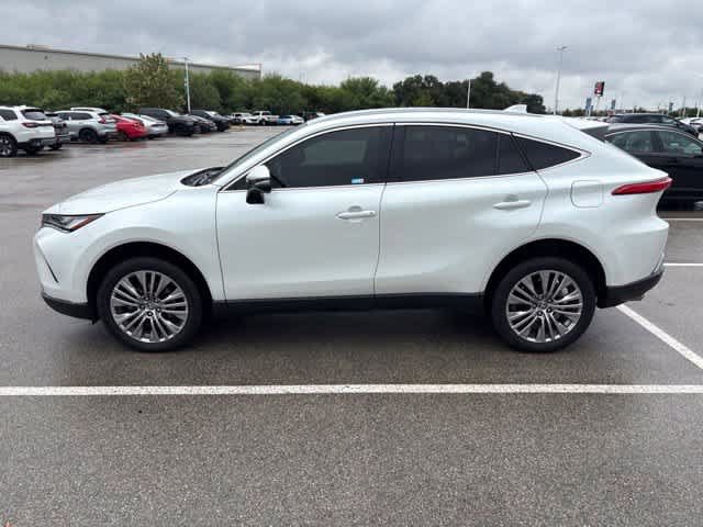 Used 2024 Toyota Venza XLE AWD/4WD image 2