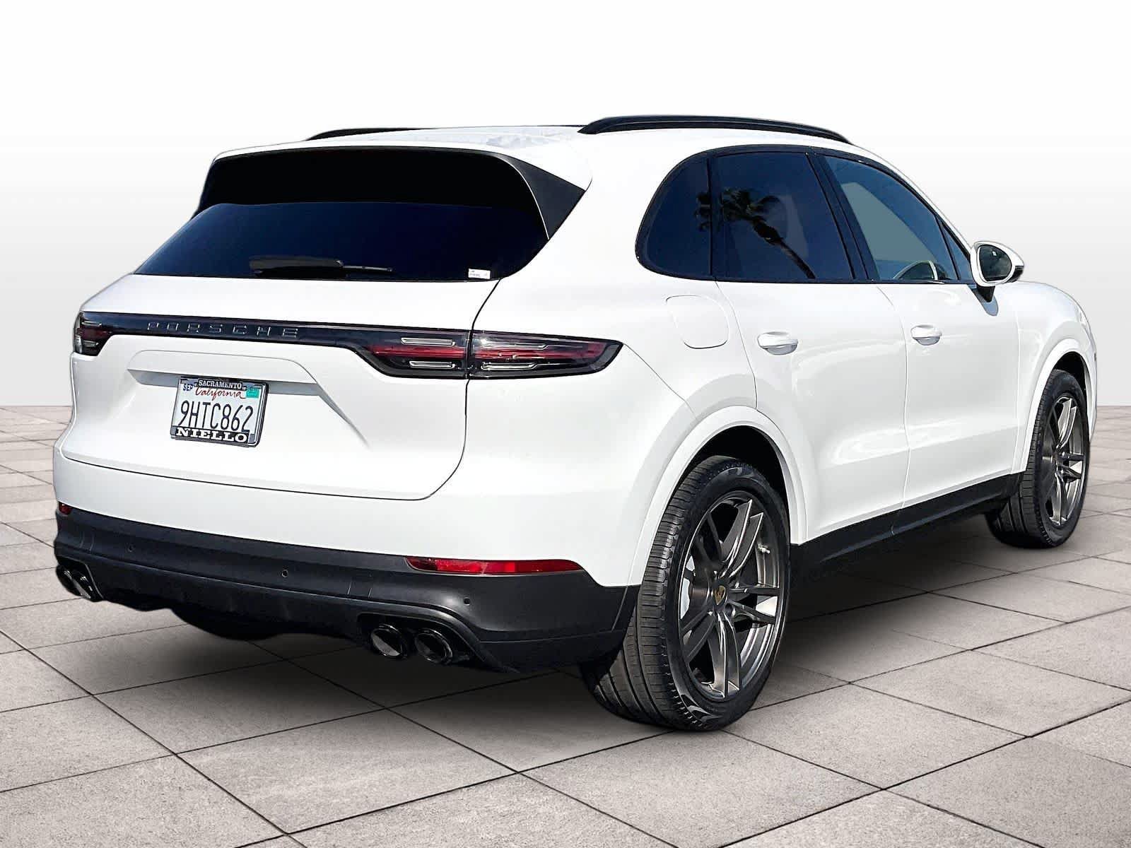 Used 2023 Porsche Cayenne Platinum Edition AWD/4WD image 15
