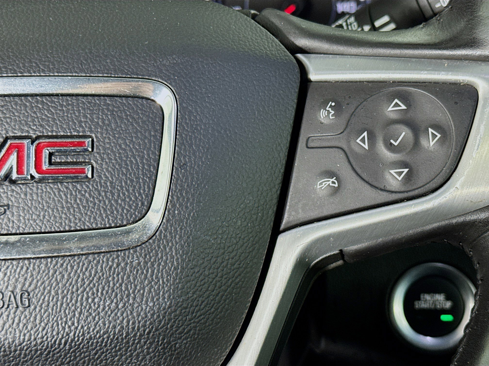 Used 2018 GMC Terrain SLE w/ Driver Convenience Package image 14