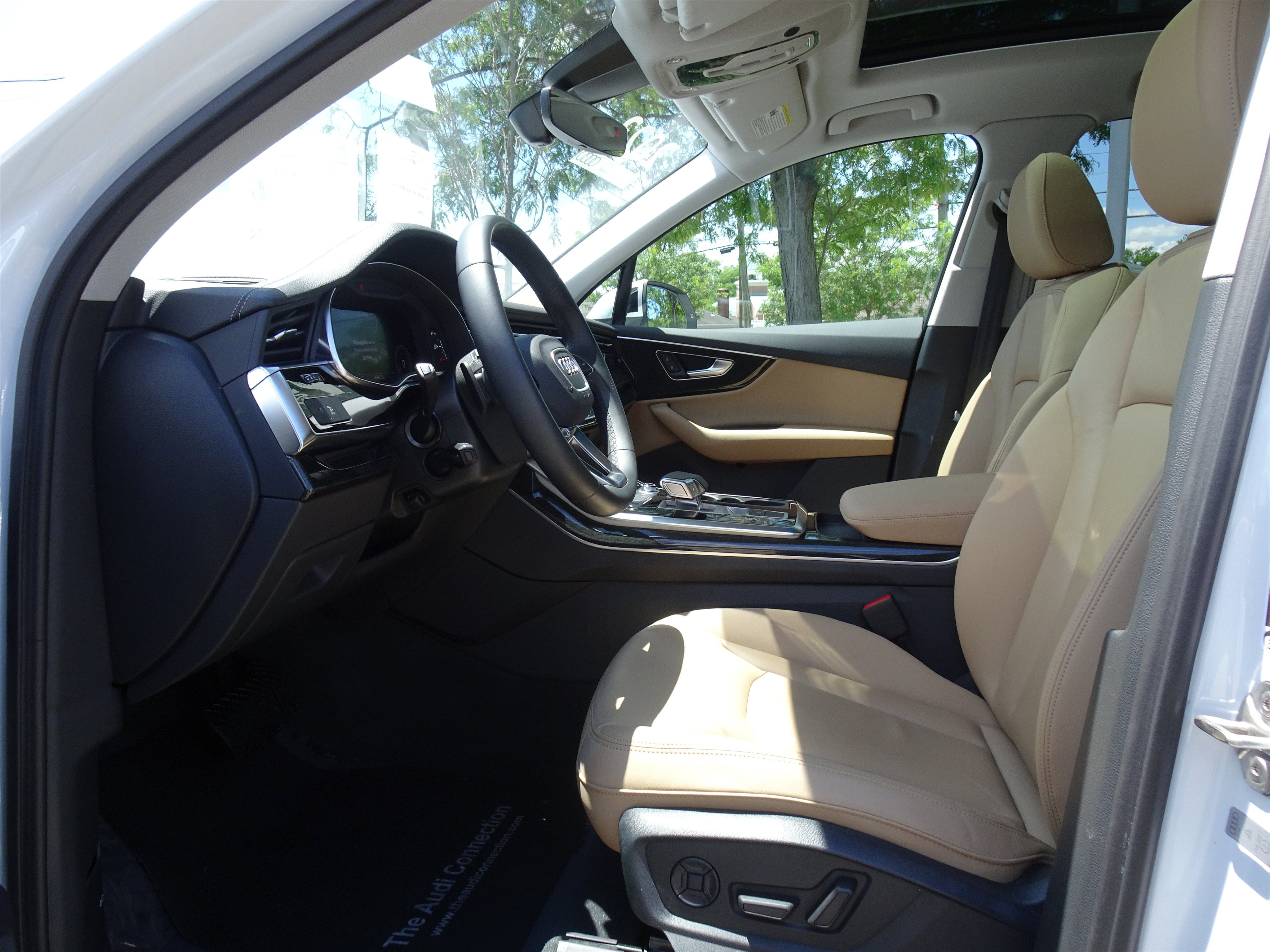 Certified 2023 Audi Q7 3.0T Premium w/ Convenience Package AWD/4WD image 9