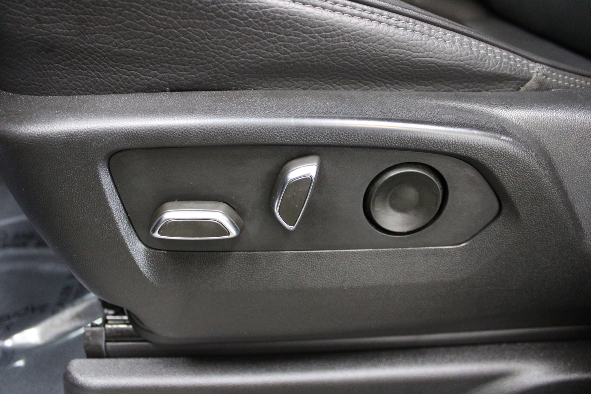 Used 2022 GMC Yukon Denali w/ Max Trailering Package image 15